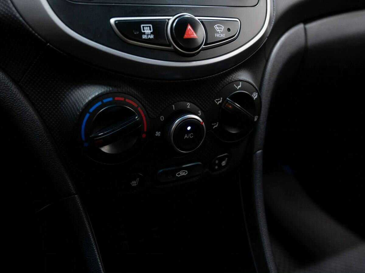 Купить Hyundai Solaris, 2015, 205 000 км, фото №22