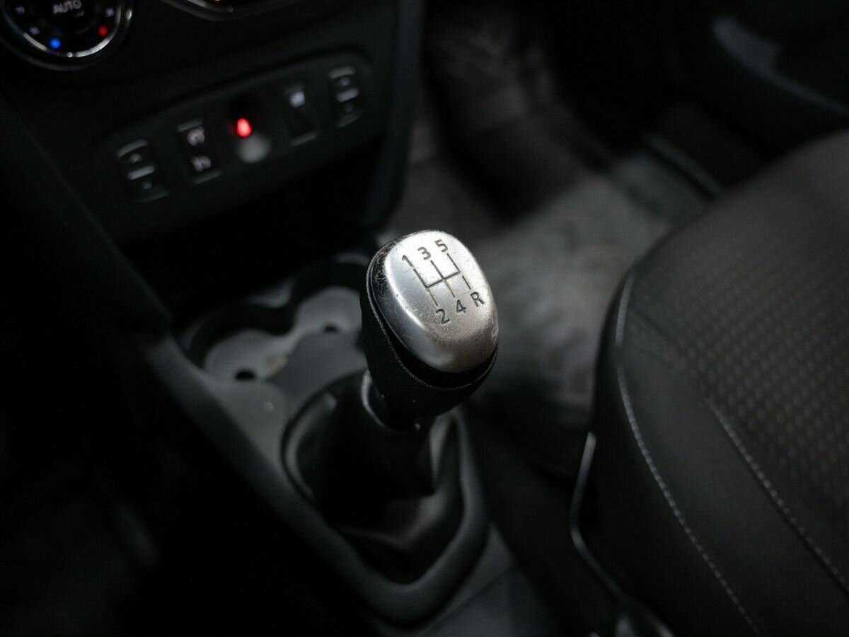 Купить Renault Logan, 2020, 90 000 км, фото №17