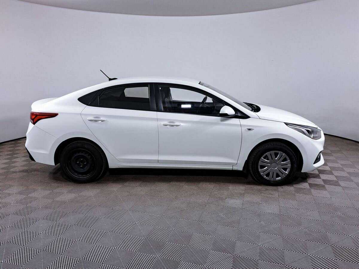 Купить Hyundai Solaris, 2017, 134 000 км, фото №4