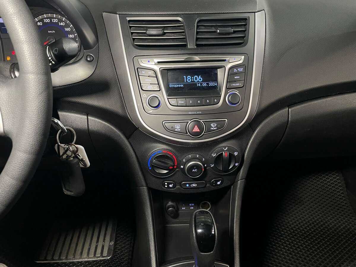 Купить Hyundai Solaris, 2016, 157 979 км, фото №12