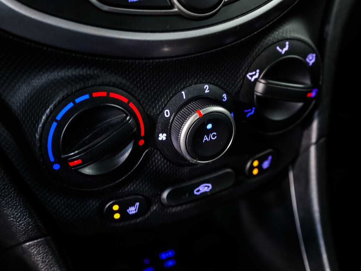 Купить Hyundai Solaris, 2015, 94 634 км, фото №13