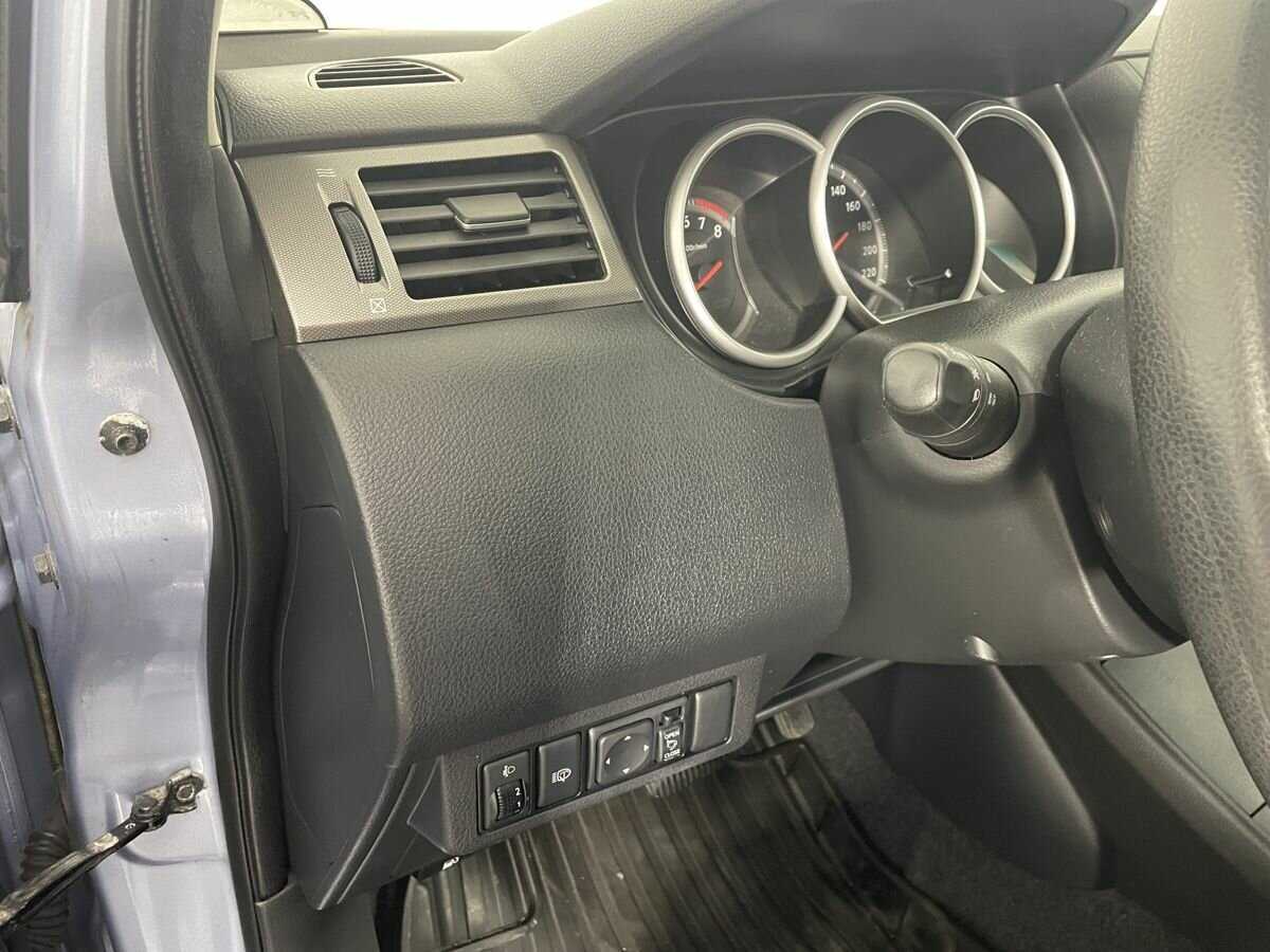 Купить Nissan Tiida, 2013, 180 000 км, фото №9