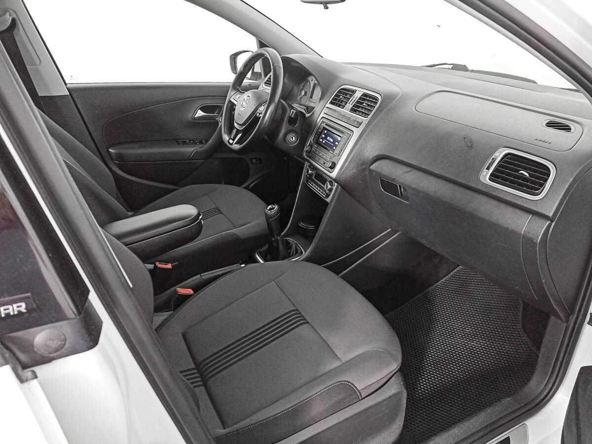 Купить Volkswagen Polo, 2017, 168 939 км, фото №9