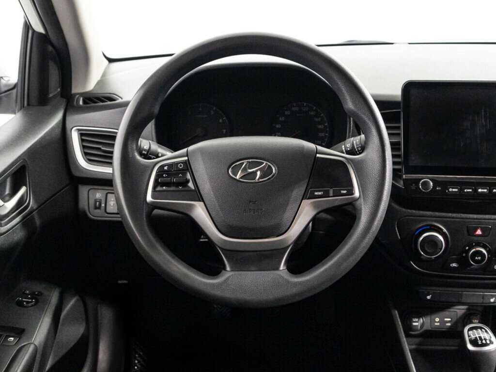 Купить Hyundai Solaris, 2017, 110 870 км, фото №17