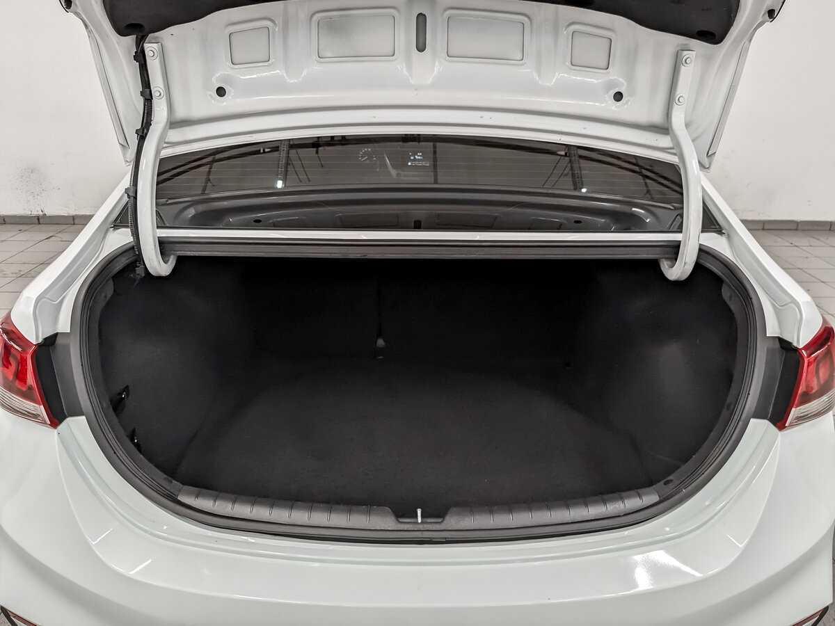 Купить Hyundai Solaris, 2017, 107 457 км, фото №10