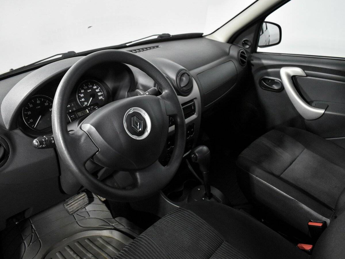 Купить Renault Logan, 2015, 86 232 км, фото №9