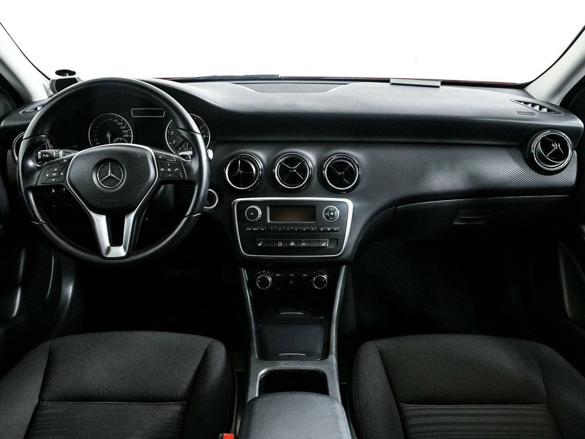Купить Mercedes-Benz A-Класс 180, 2013, 94 991 км, фото №8