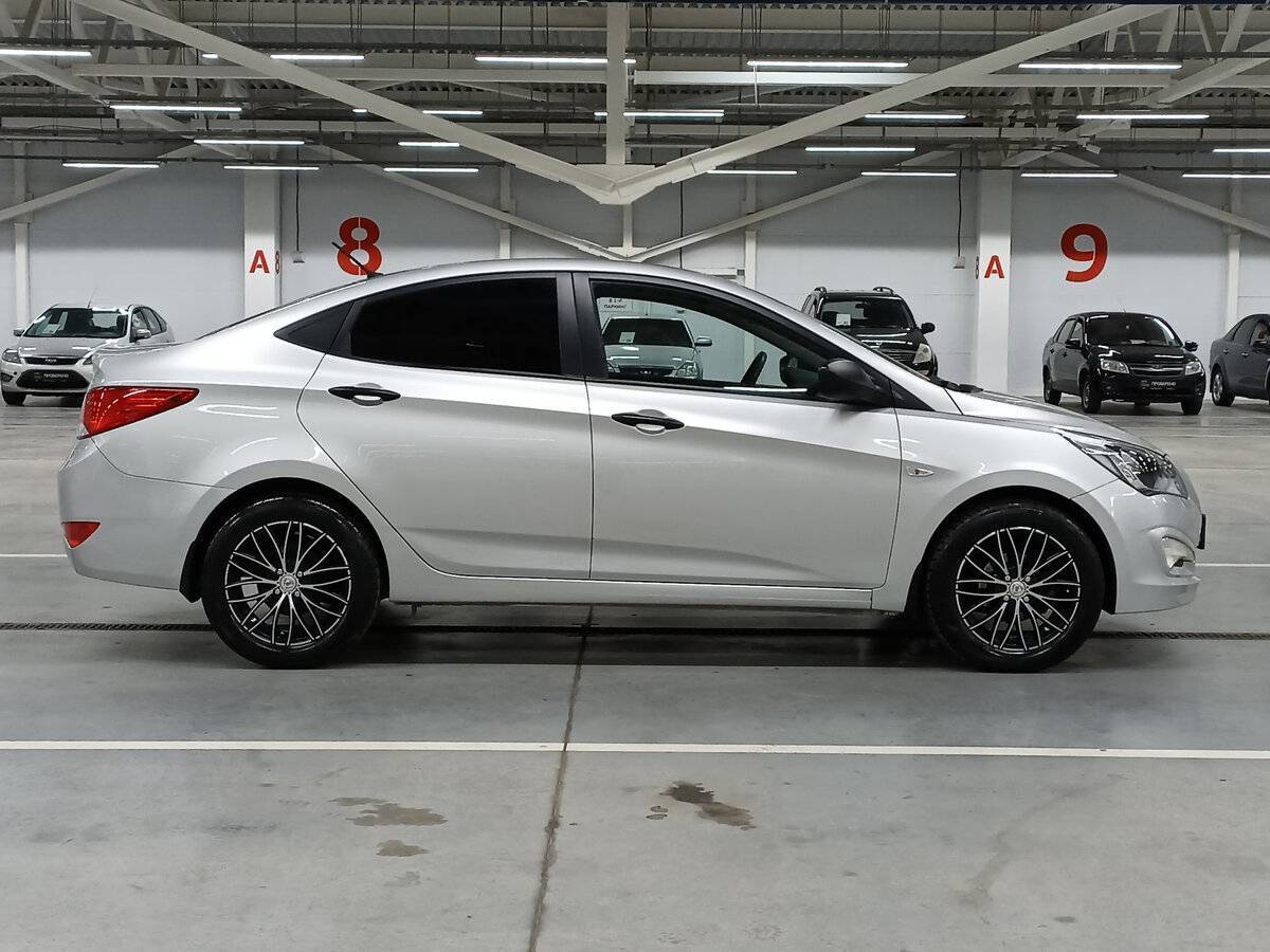 Купить Hyundai Solaris, 2016, 80 397 км, фото №4