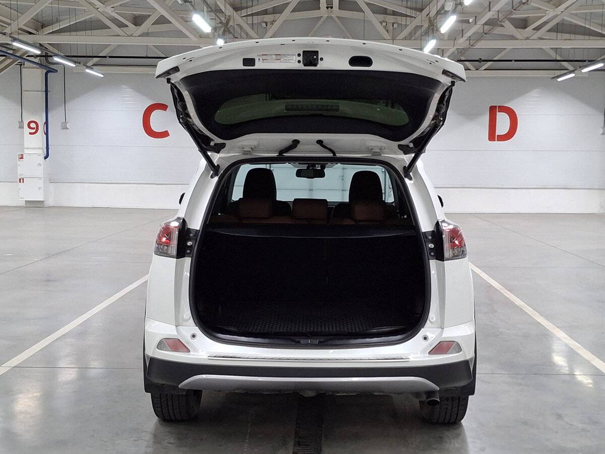 Купить Toyota RAV4 IV (XA40) Рестайлинг, 2017, 90 200 км, фото №10